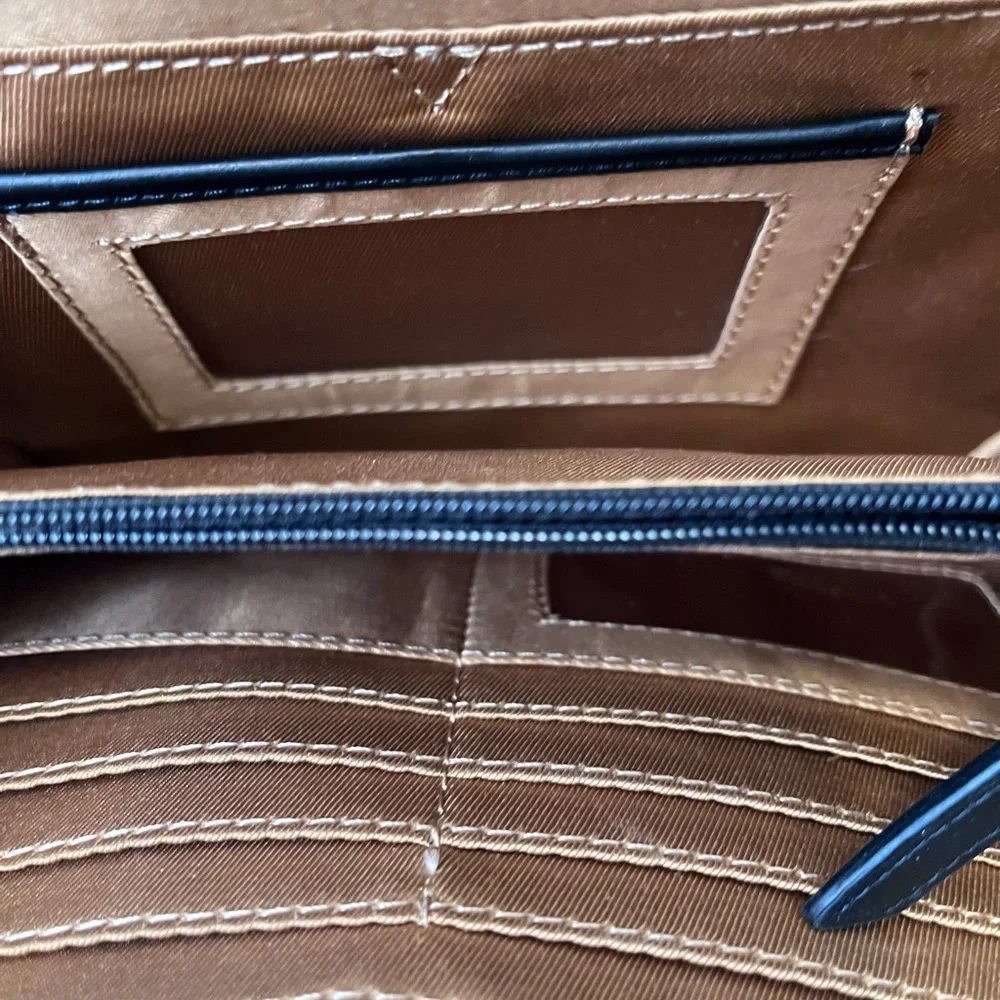 ili New York Black leather RFID PURSE - Picture 6 of 8